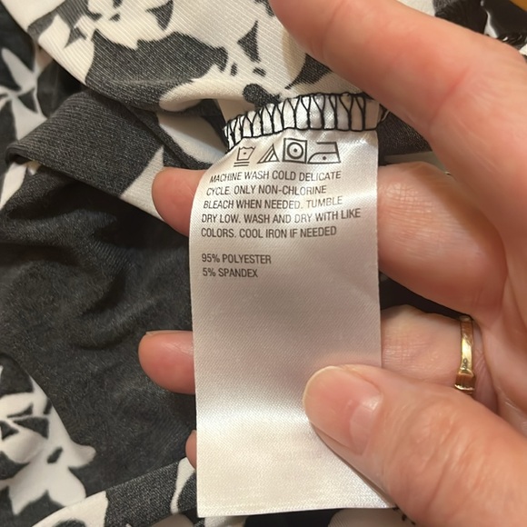 Iman dress with twist front detail M - Picture 8 of 8